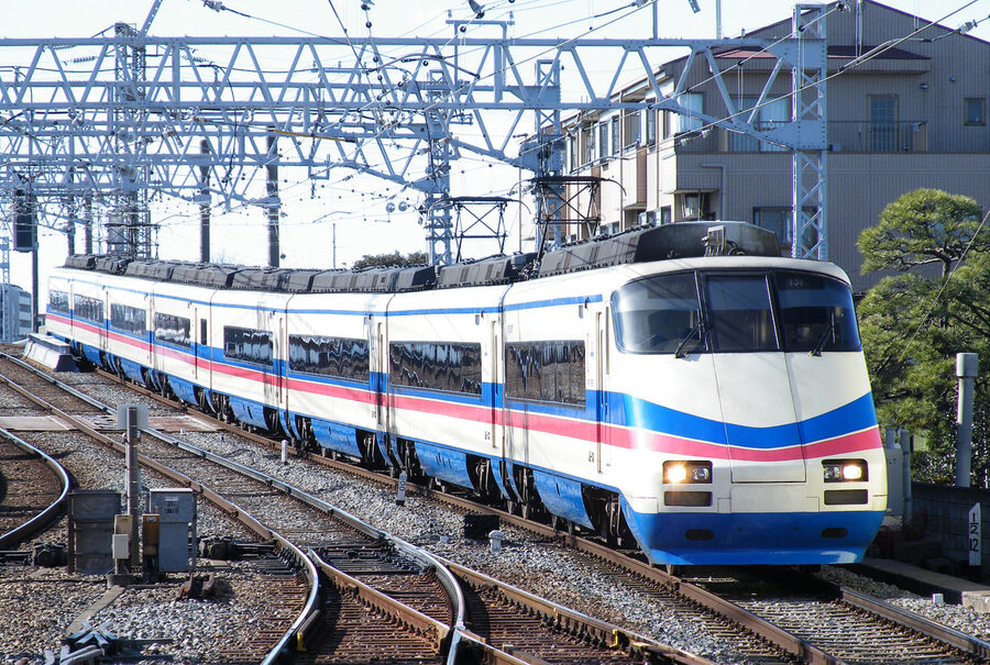 Keisei AE100 series Skyliner at Keisei Takasago Station