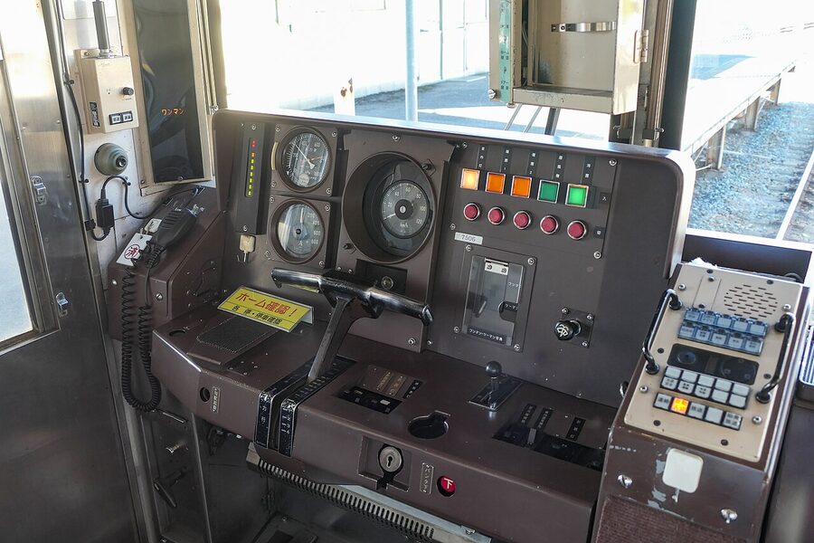 Chichibu 7500 series cab interior