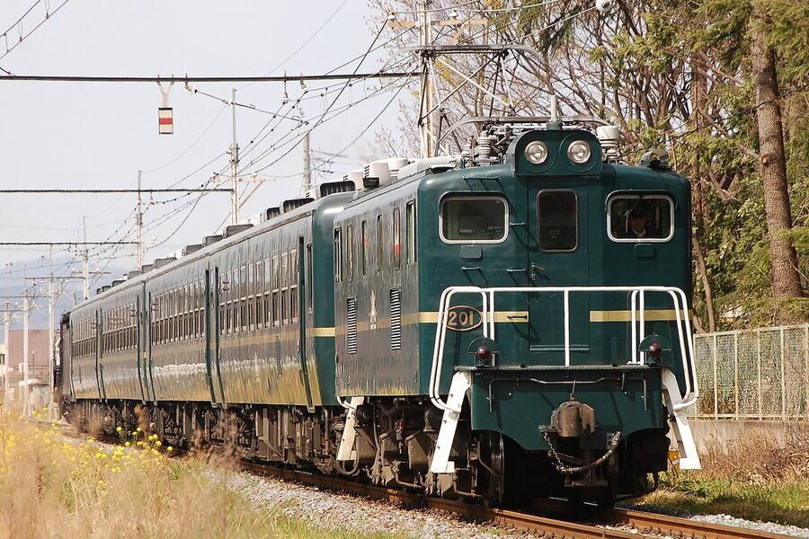 Chichibu Railway DeKi 201 hauling empty stock for the SL Paleo Express