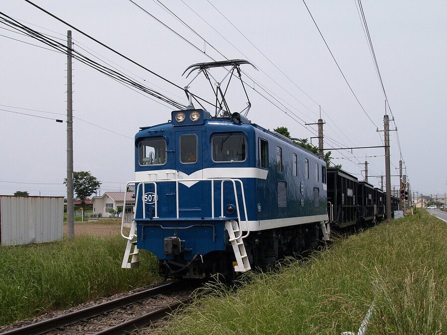 Chichibu Railway DeKi 507 on a Mikajiri Line limestone freight
