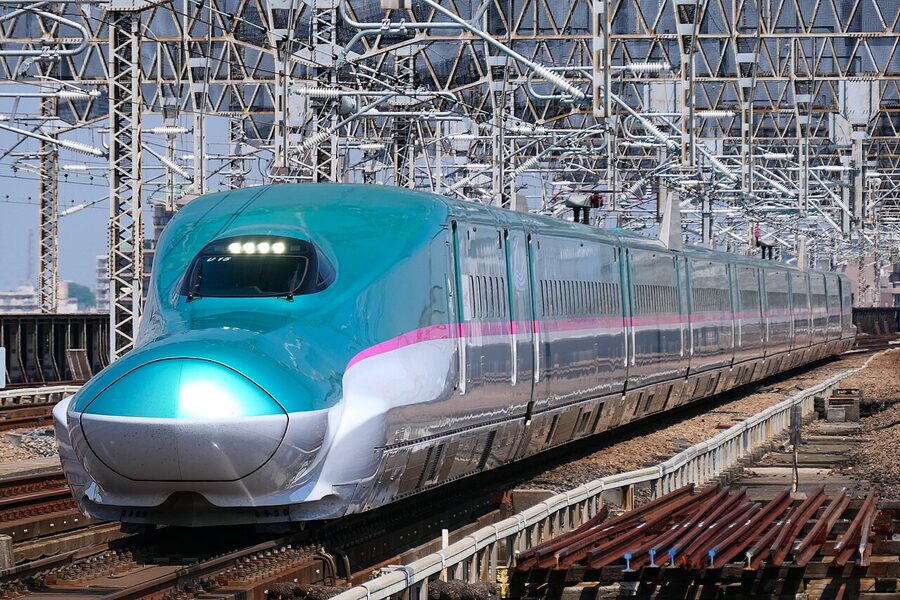 JR East E5 series Yamabiko service entering Omiya Station