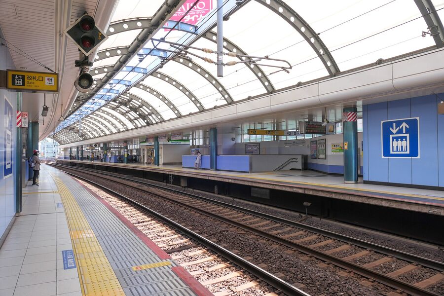 Keisei Funabashi Station platform
