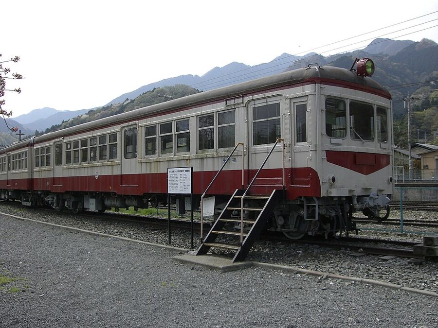 Preserved KuHaNi 29 baggage-passenger combine at Mitsumineguchi