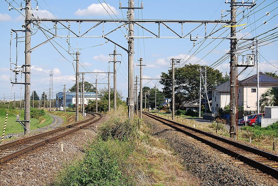 Chichibu Railway main line tracks and Mikajiri freight branch curving toward Kumagaya