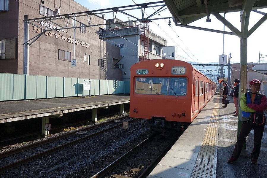 Chichibu 1000 series 1003 at Ohanabatake Station