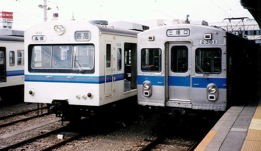 Chichibu Railway 2300 series in the older brown-and-cream livery