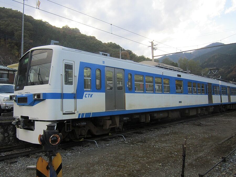 Chichibu Railway 6001 at Mitsumineguchi Station