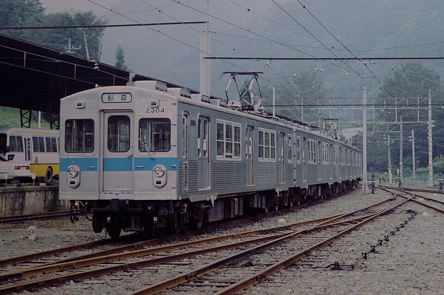 Chichibu 2000 series at Mitsumineguchi in 1993