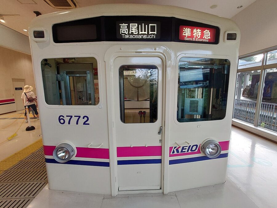 Cut-body 6772 of Keio 6000 series at Keio Rail-Land