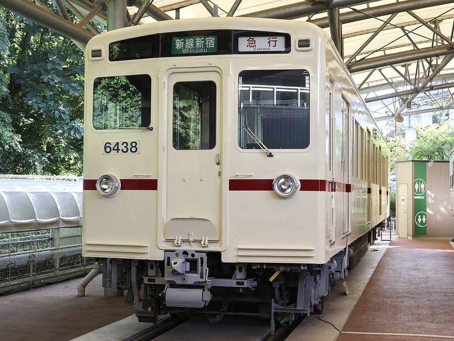 Preserved Keio 6000 series 6438 cab at Keio Rail-Land in 1972 livery
