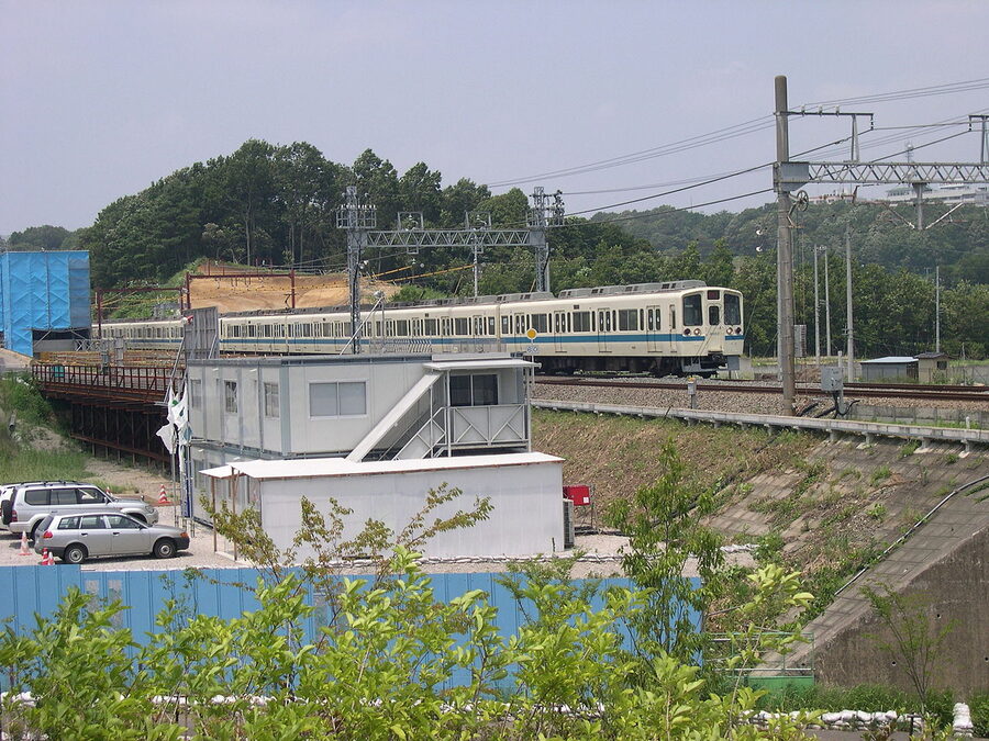 Odakyu 9000 series at Haruhino Station on the Tama Line