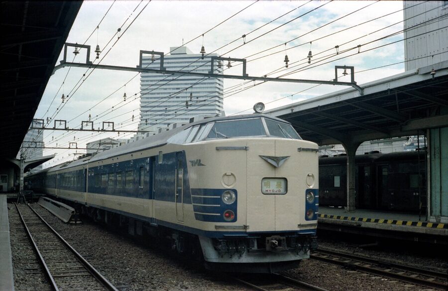JNR 583 Myojo limited express at Osaka Station, 1978