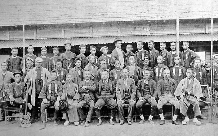 Nippon Tetsudo construction crew at Fukiage, Saitama, 1883