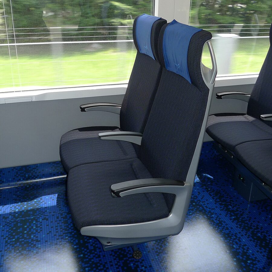 Keisei AE series seat detail