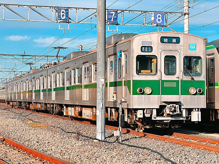 Eidan 5000 series train at Ayase, retired