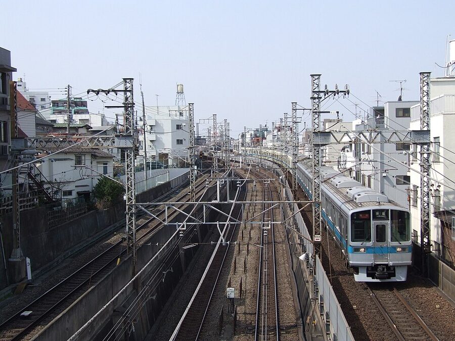 Odakyu OER train and Tokyo Metro Chiyoda Line train at Yoyogi-Uehara