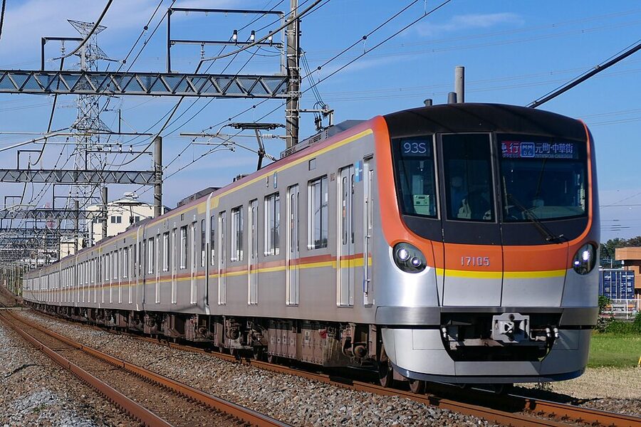 Tokyo Metro 17000 series in dark-gold Yurakucho livery