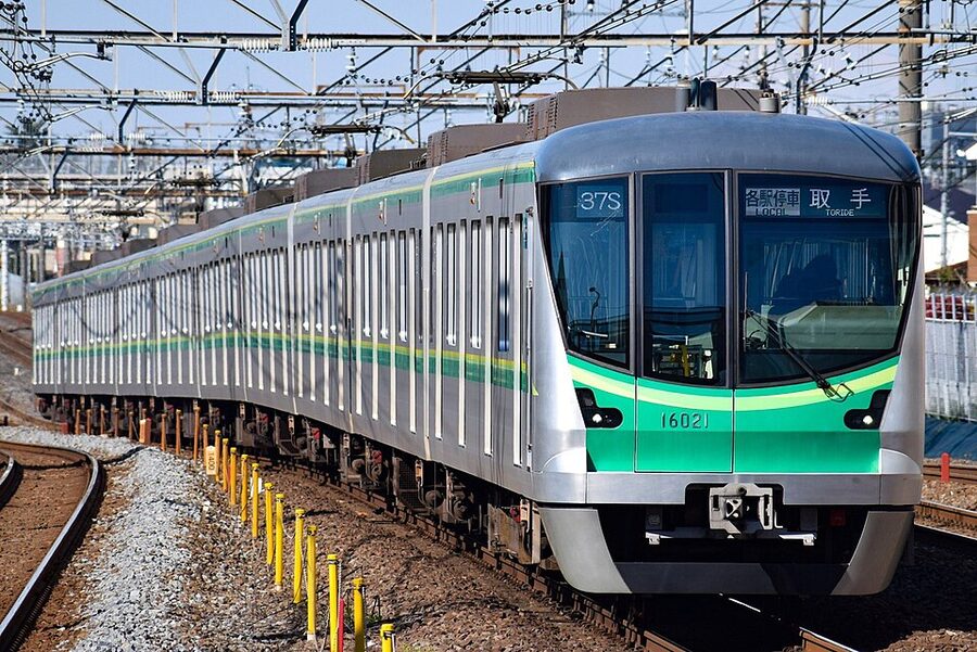 Tokyo Metro 16000 series Chiyoda Line train