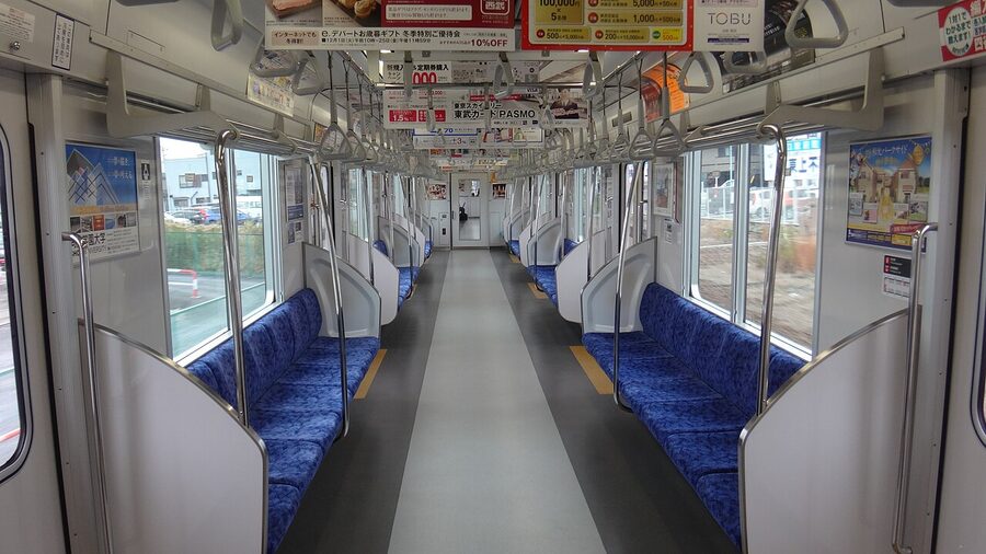 Tobu 50000 series 52009 interior
