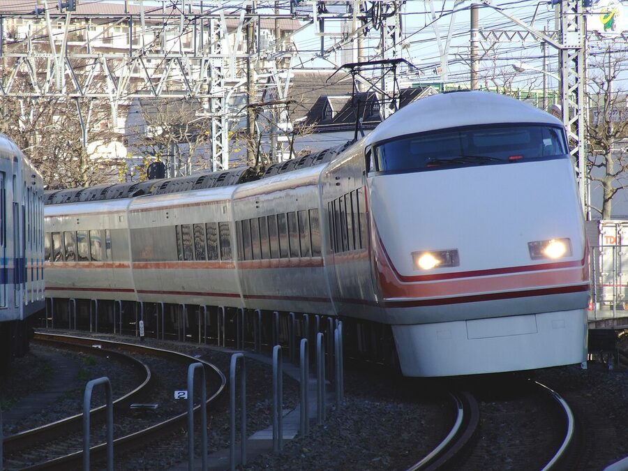 Tobu 100 series Spacia limited express in original livery 2007
