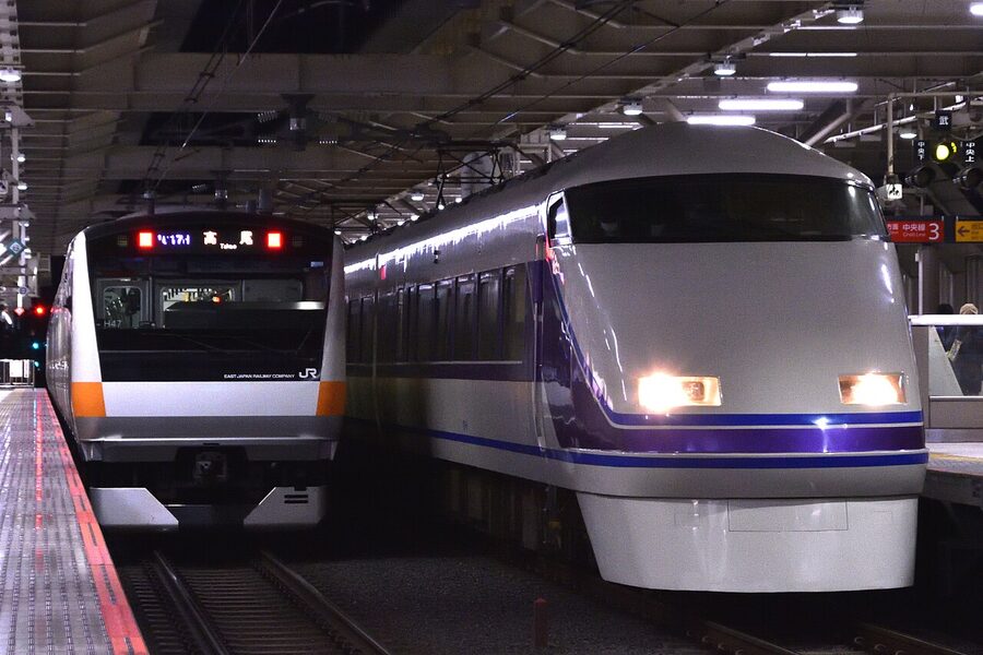 Tobu Spacia 107F in Miyabi livery at Kunitachi Station