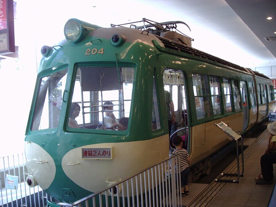 Deha 204 of the Tokyu 200 series, preserved at the Train and Bus Museum