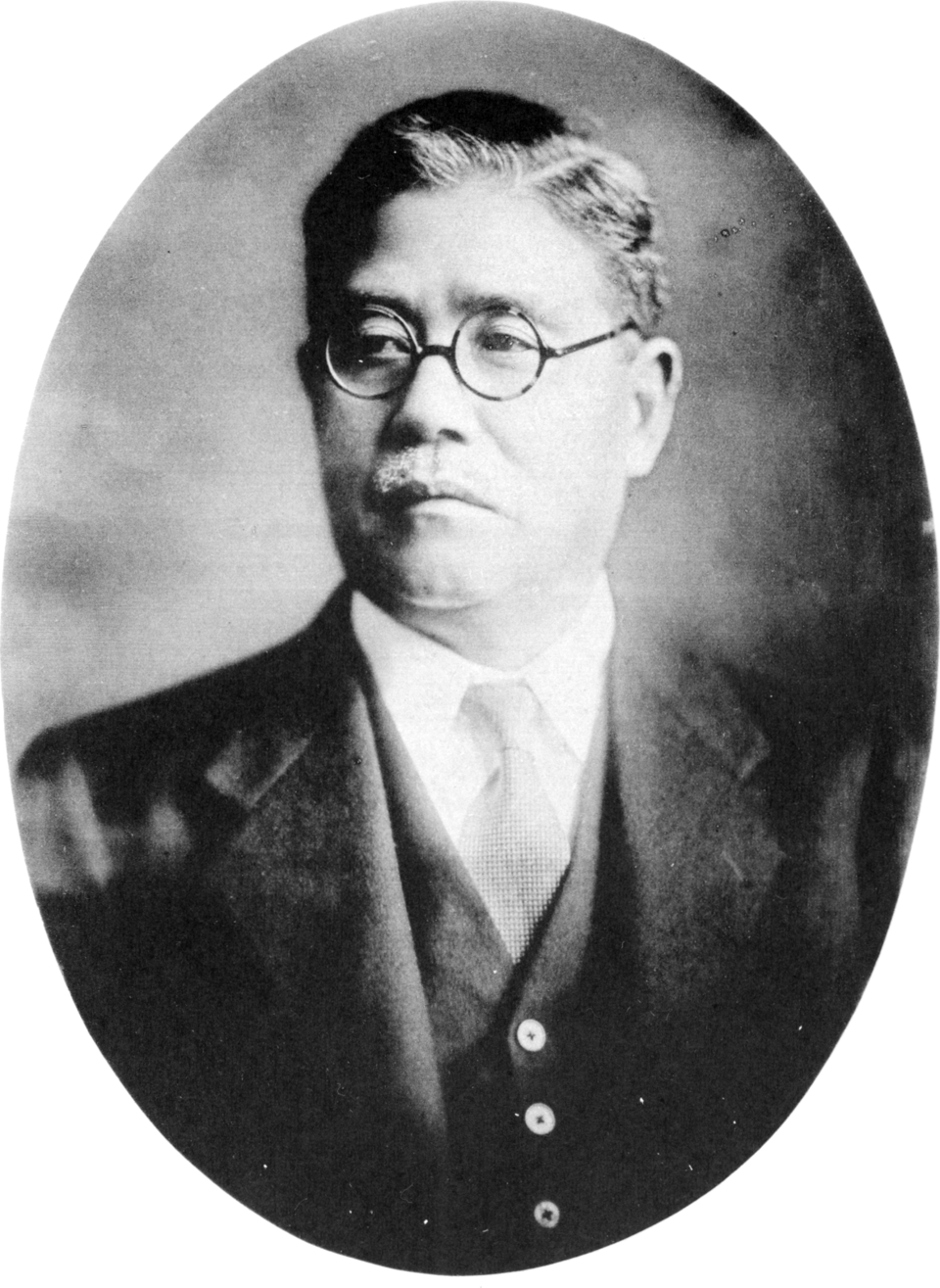 Goto Keita, formal portrait taken later in his career