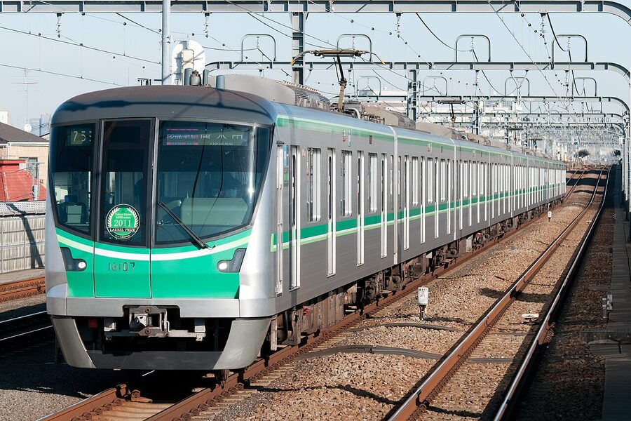 The driver's cab of a Tokyo Metro 16000 series train