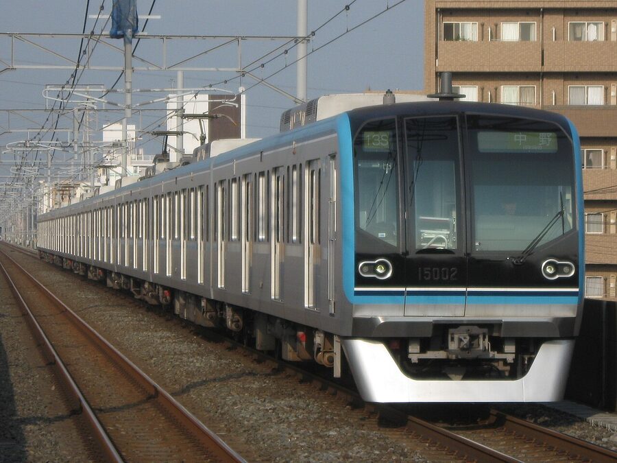 A 15000 series train at Minami-Gyotoku Station