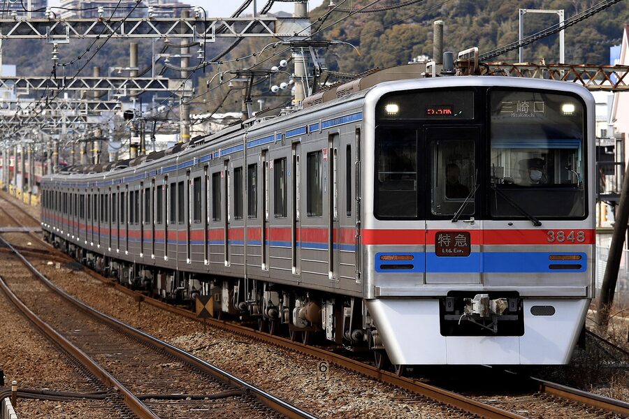 Keisei 3700 series 3848F on a limited express to Misakiguchi