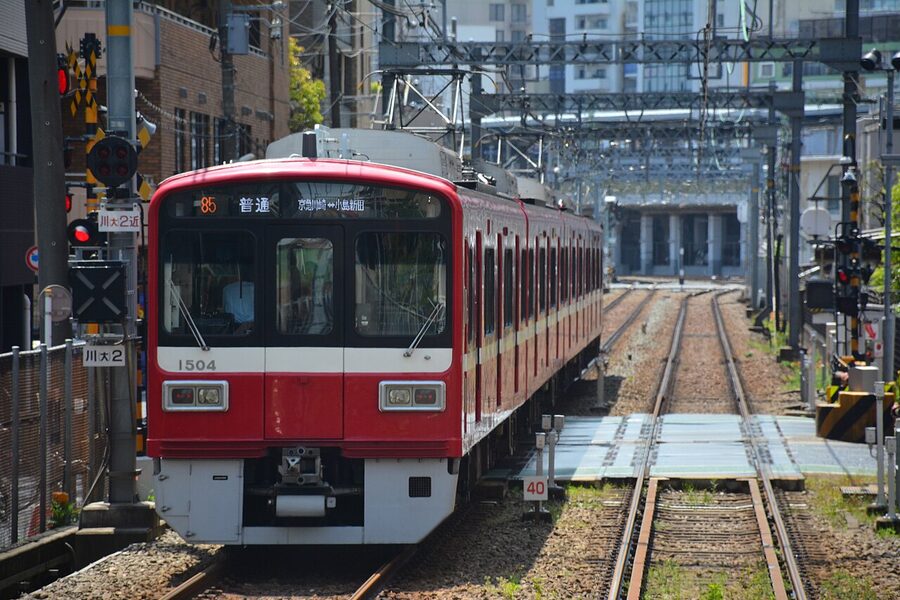 Keikyu 1500 series at Keikyu-Kawasaki Station