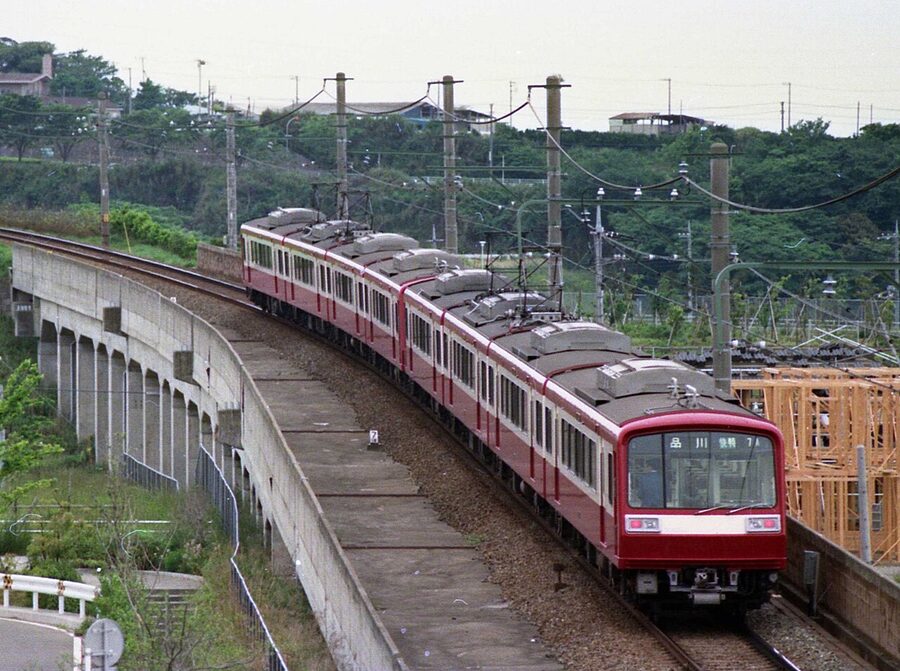 Keikyu 2400 series at Misakiguchi terminus