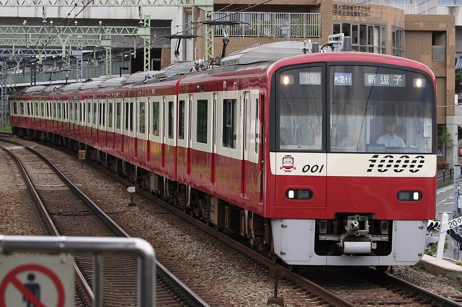 An N1000 set in current production livery. The N1000 is the network workhorse, with about 480 cars built across two body