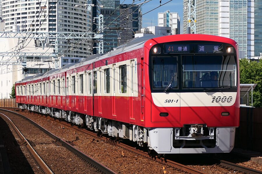 A 1000 series at Uraga, the eastern Main Line terminus. The station and the surrounding harbour town are the original 19