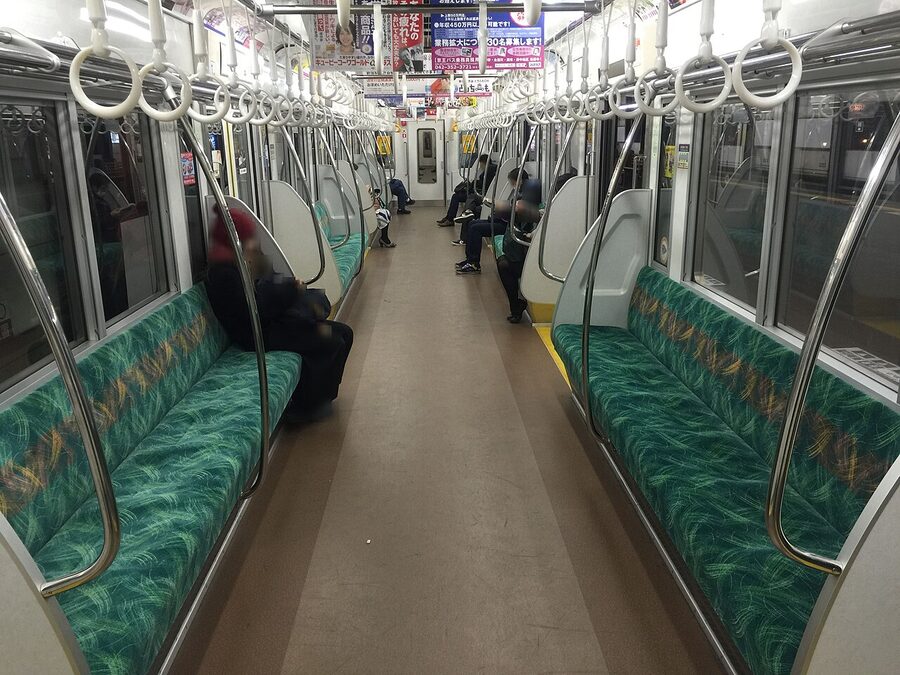 Keio 8000 series refurbished interior