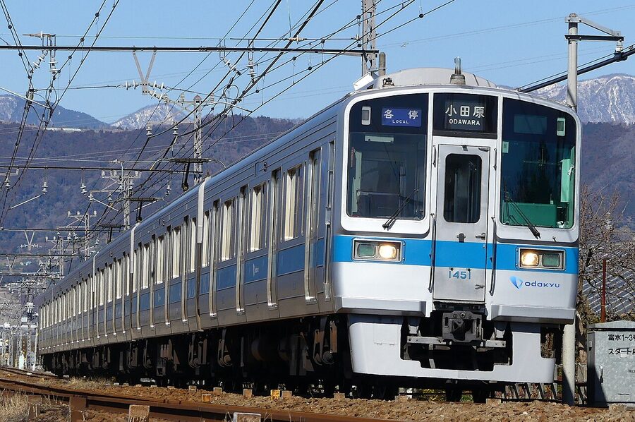 Odakyu 1000 series stainless steel commuter train