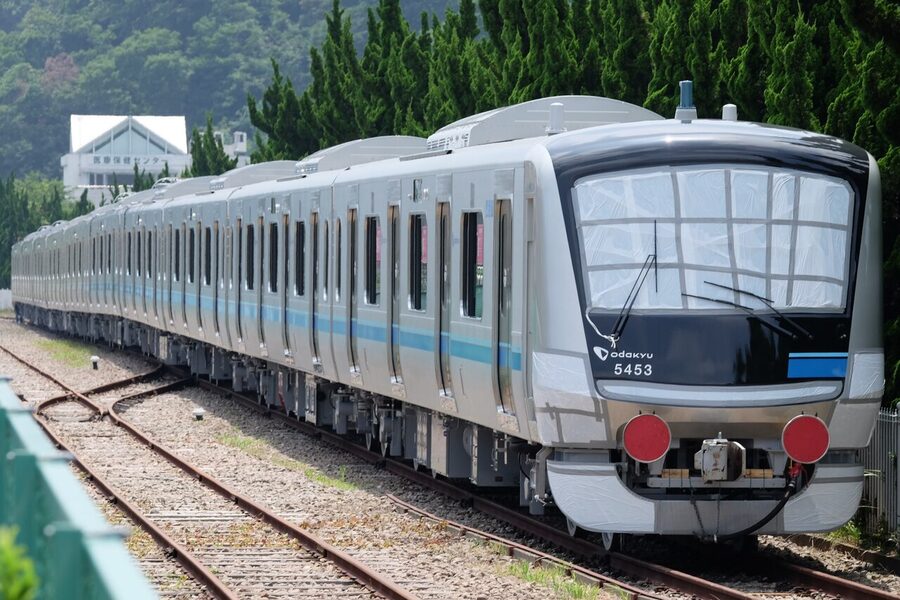 Odakyu 5000 series second generation commuter train