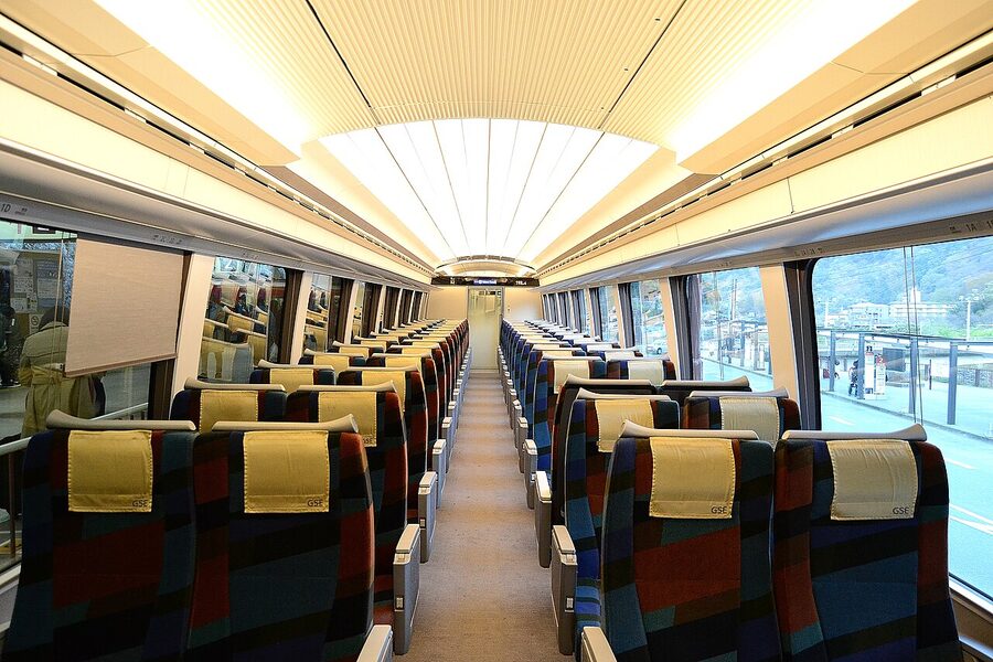 Odakyu 70000 GSE interior with rose seat moquette