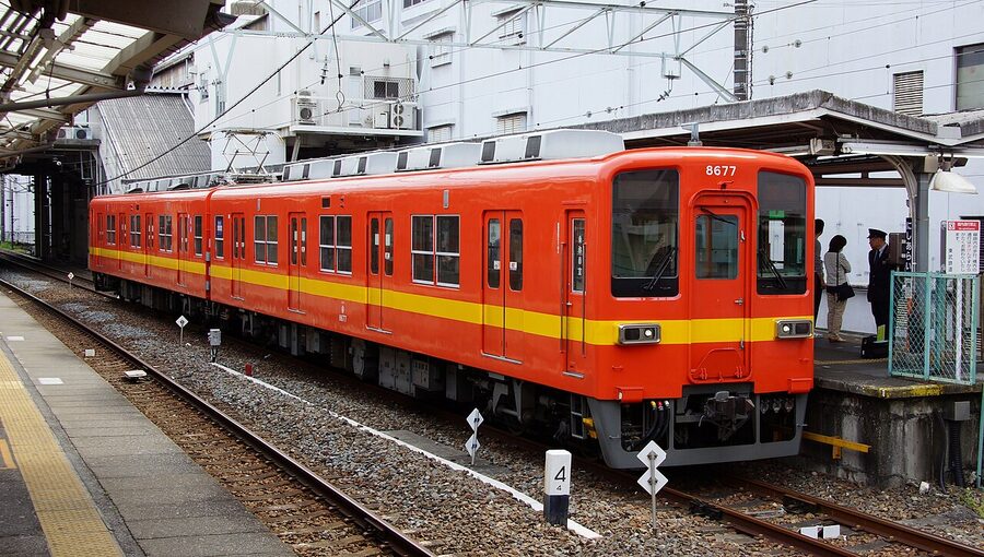 Tobu 8000 series at Nishiarai Station