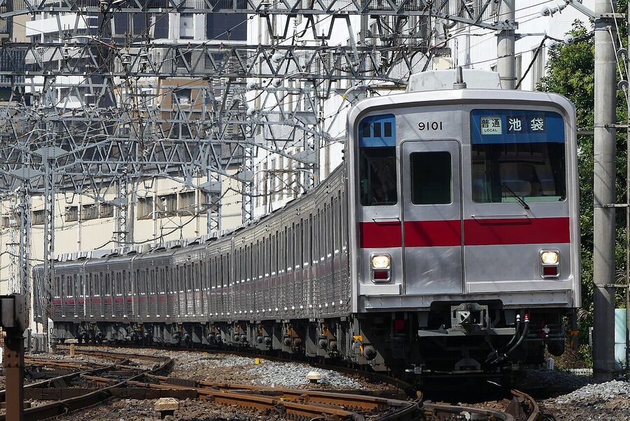 9000 series 9101F on the Tojo Line