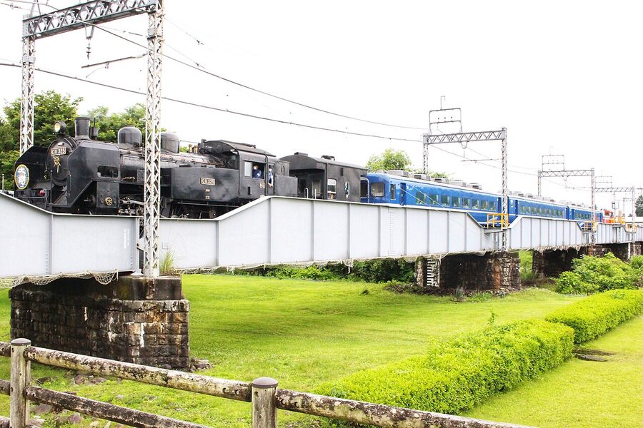 SL Taiju crossing the Daiyagawa bridge on the Kinugawa Line