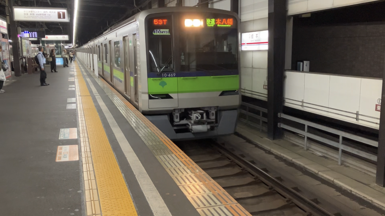 Toei 10-300 series first batch 10-469F formation