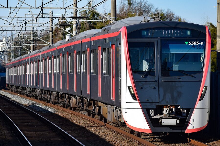 Toei 5500 series 5505 set on Hokuso Line as local to Inba Nihon-Idai