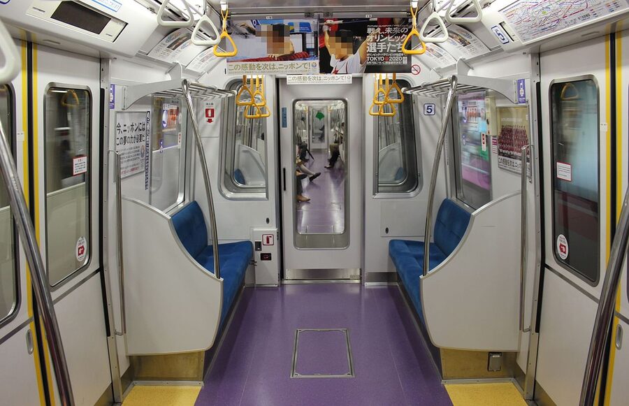 Toei 12-600 priority seat interior