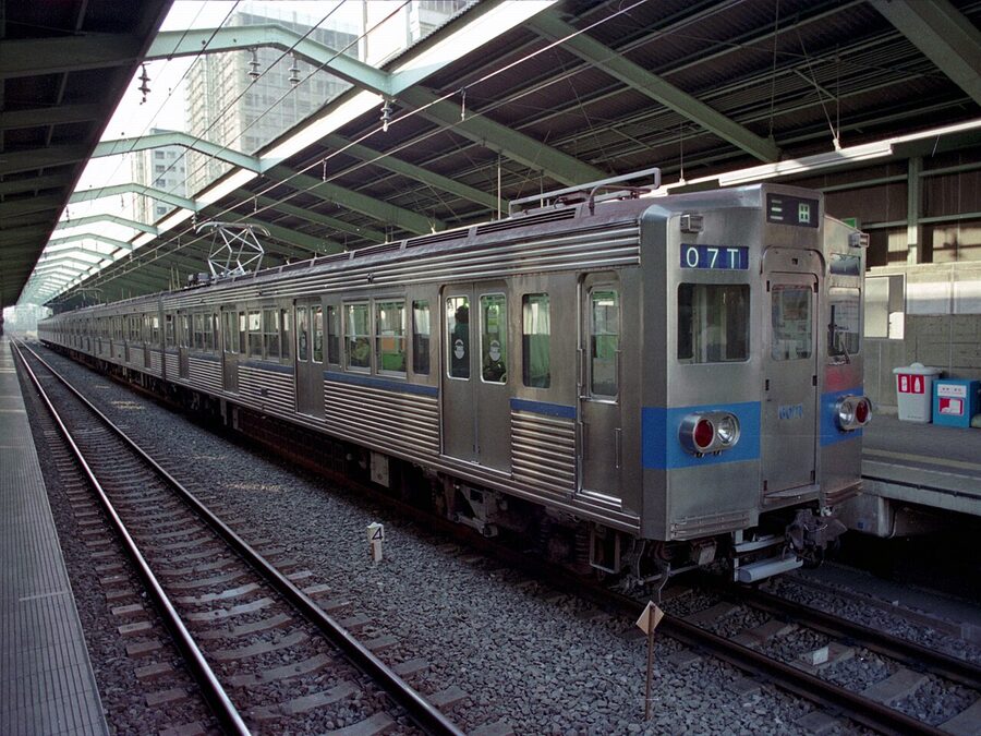 Toei 6000 series 6071 at Nishidai Station