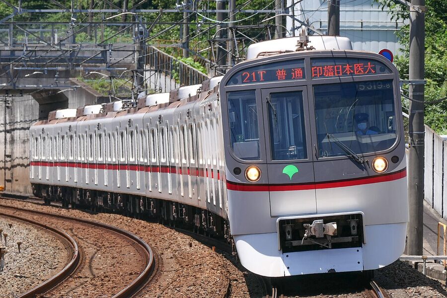 Toei 5300 series 5319 set entering Matsuhidai Station on Hokuso Line