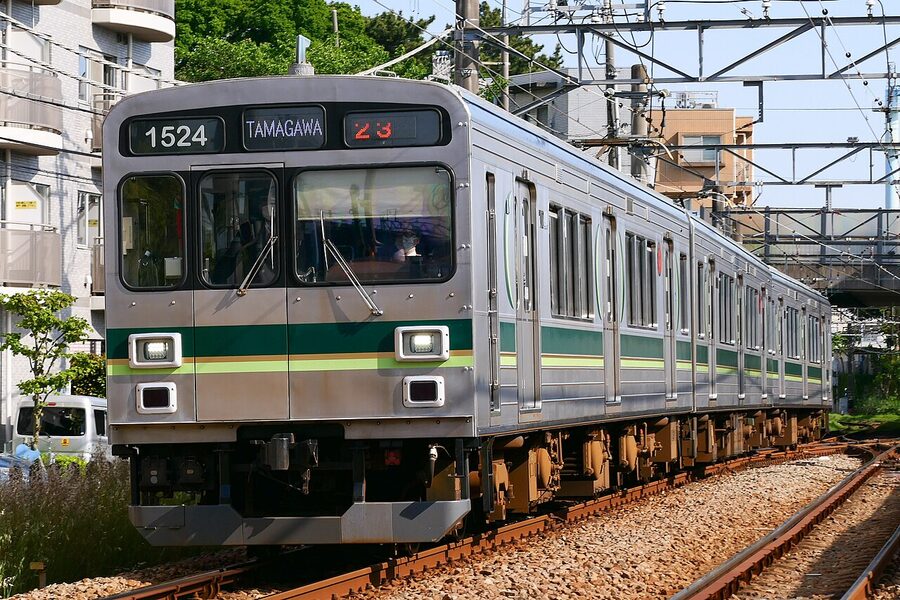 Tokyu 1000-1500 series on the Ikegami line
