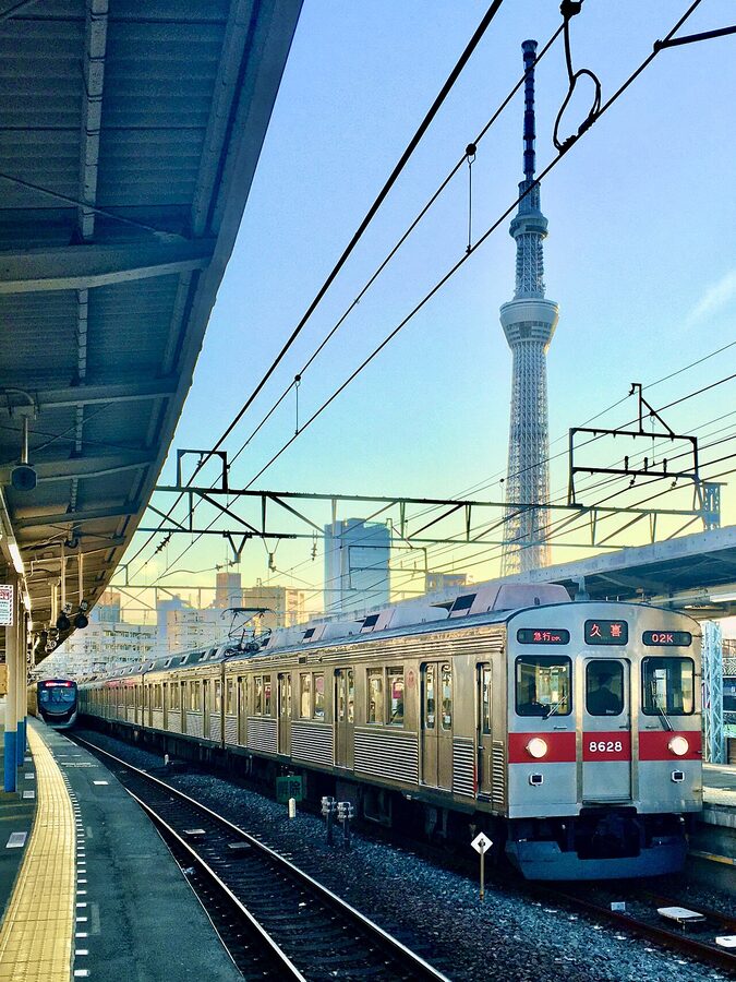 Tokyu 8500 and 2020 series with Tokyo Skytree in the background