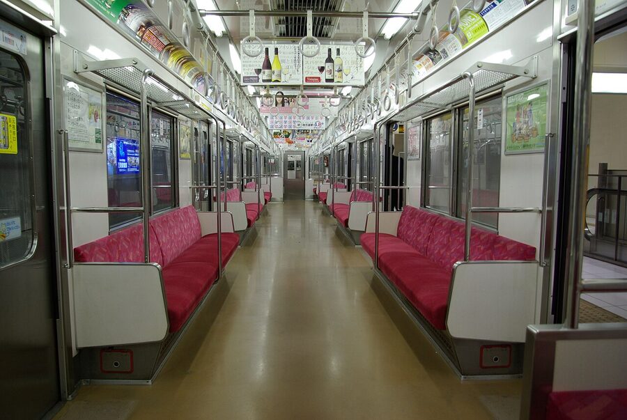 Tokyu 9000 series renewed interior